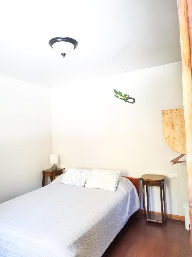 Casita Happy Feet And Tours Corcovado Hotel Drakes Bay Екстериор снимка