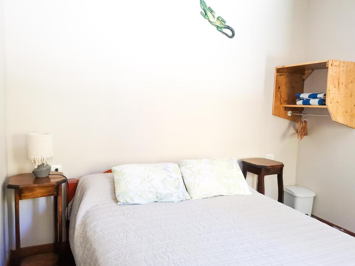 Casita Happy Feet And Tours Corcovado Hotel Drakes Bay Екстериор снимка